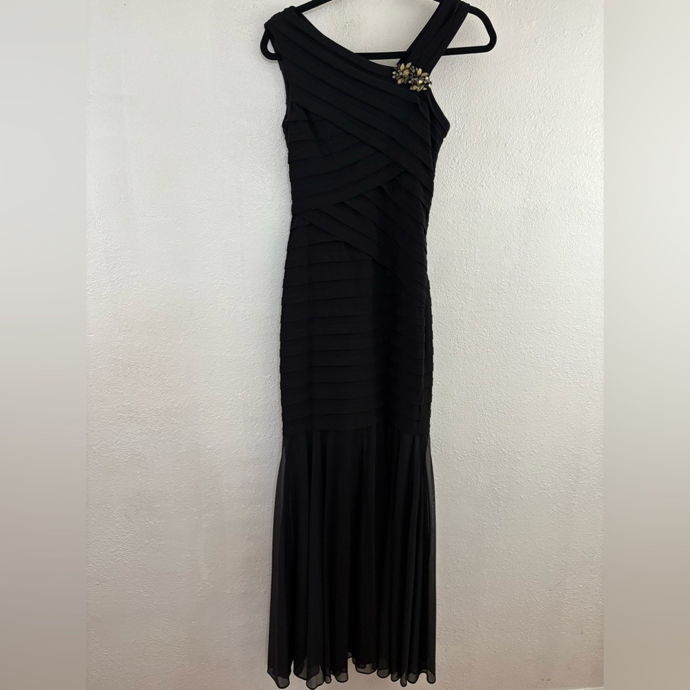 Xscape Mermaid Style Asymmetrical Neckline Prom Ball Formal Evening Dress 4